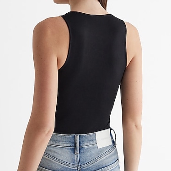 NWT Express Body Contour Compression High Neck
Bodysuit - size XS - black - Picture 4 of 12